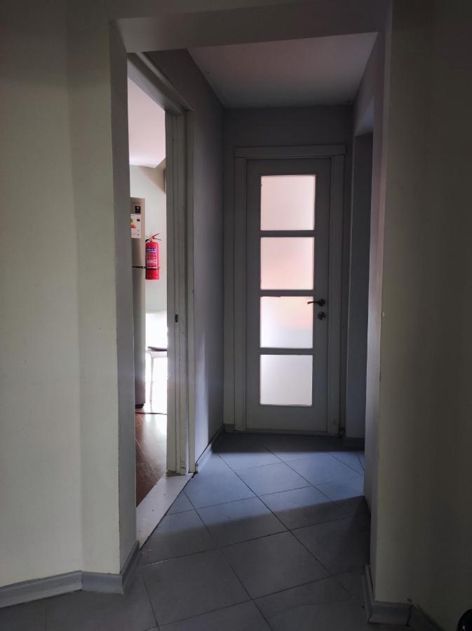 Shared Flat In An Artists District Pikris Gora Apartment Tbilisi Bagian luar foto